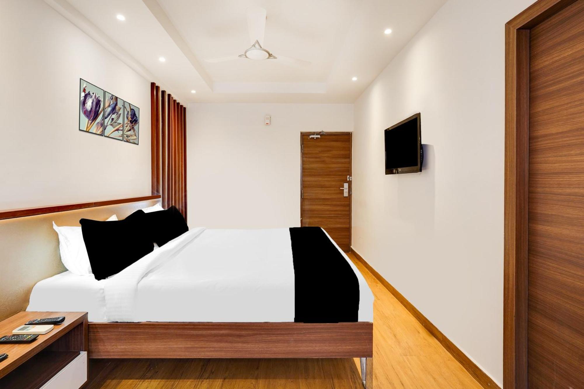 Super Townhouse Oak Kodambakkam Formerly Cine City Madrás Exterior foto